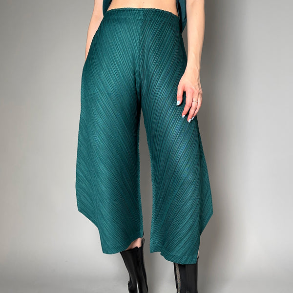 Pleats Please Thicker Bottoms 1 Pant in Turquoise Green – Ashia Mode