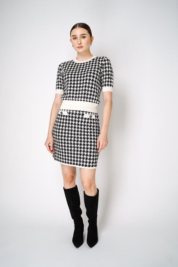 D. Exterior Knitted Mini Skirt in Classic Houndstooth Print