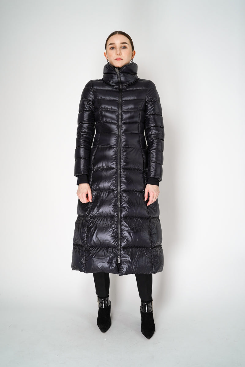 Herno Lightweight Long Puffer Coat with Belt in Black Vancouver. Shop Online or in Store. 