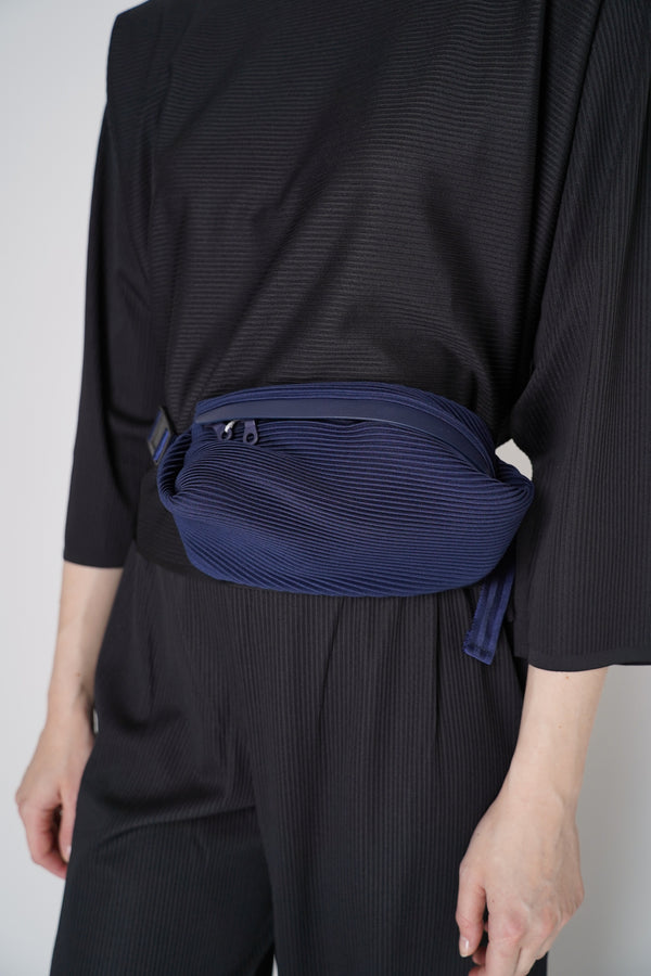 Issey miyake belt bag online