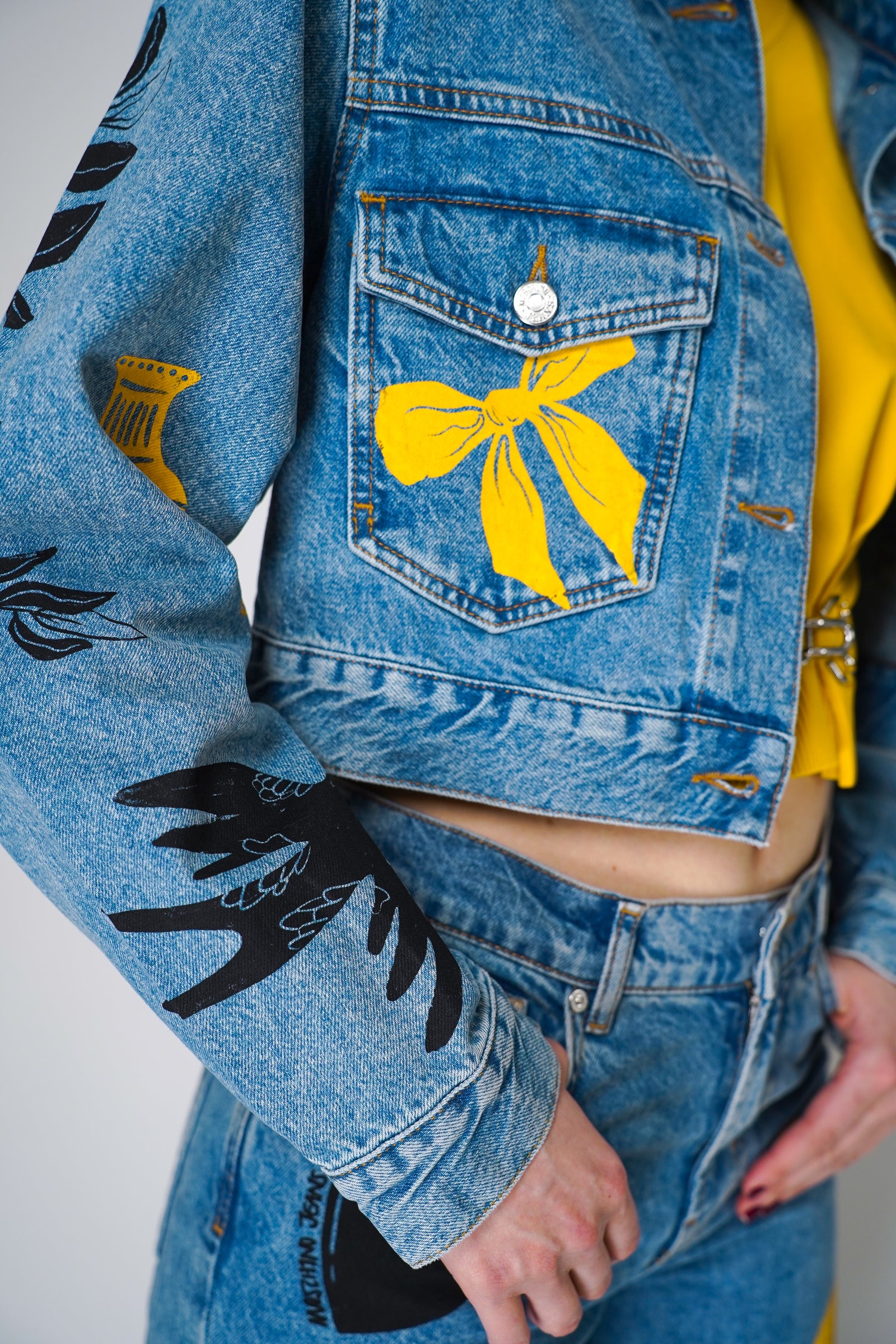 Moschino cropped denim jacket best sale