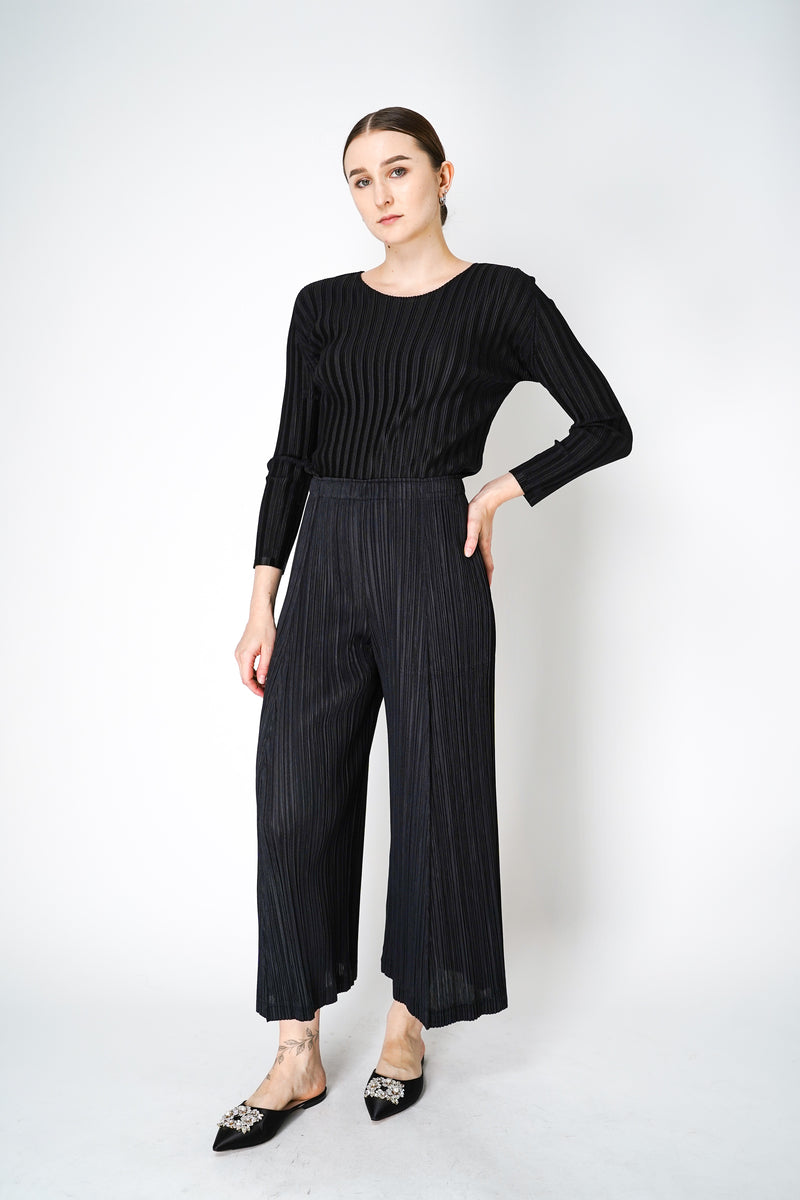 Pleats Please Issey Miyake Thicker Bottoms 2 Pants with Flared Calves in  Black